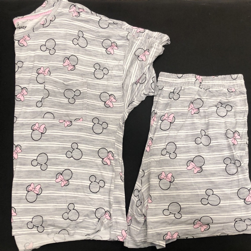 Minnie Mouse 2 Piece PJ Shorts Set Large Pockets Grey Pink Bow Disney